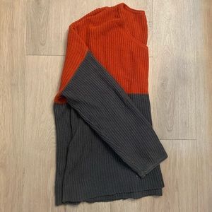 Colorblock red and grey knit sweater!